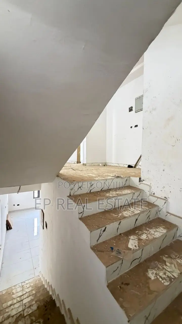 4bdrm Duplex in Apo Resettlement for sale in Apo Resettlement