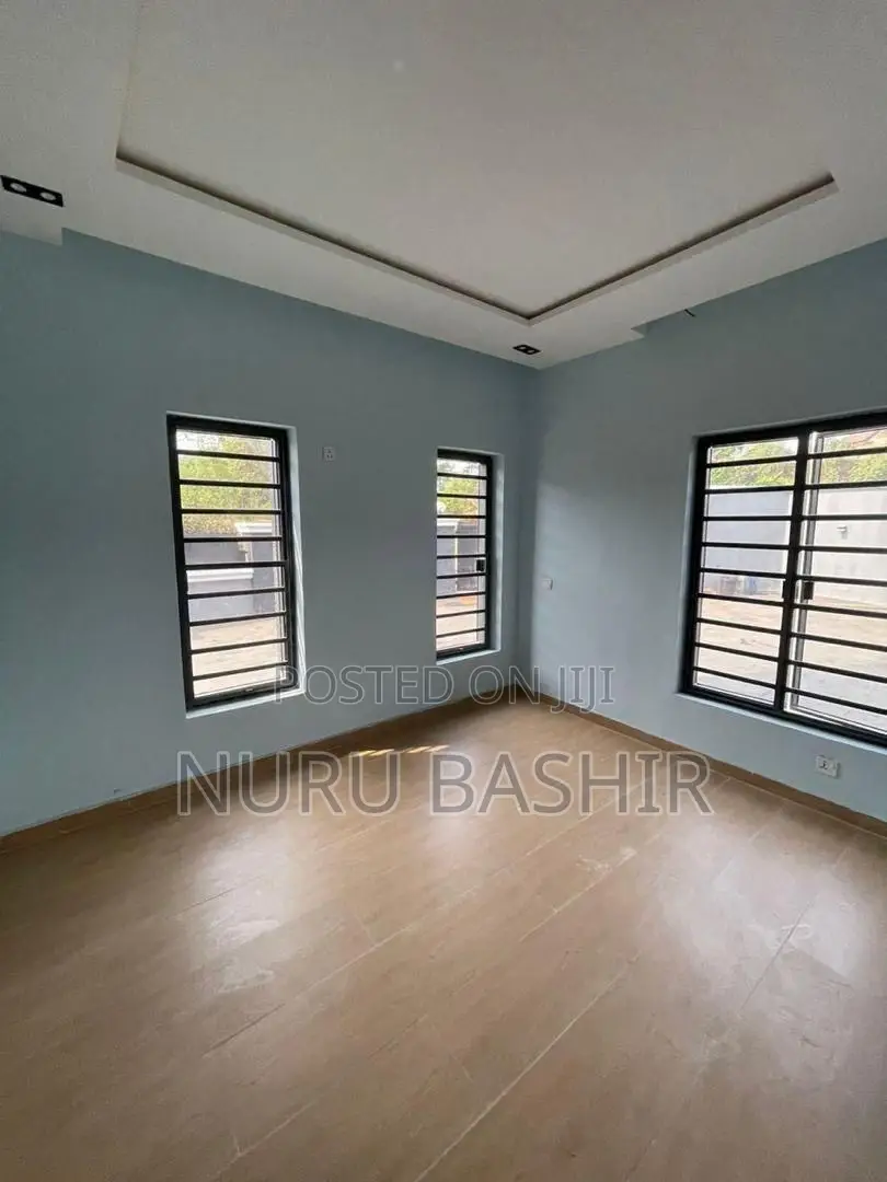 3bdrm Duplex in Carlton Gate Estate, Akobo for sale in Akobo