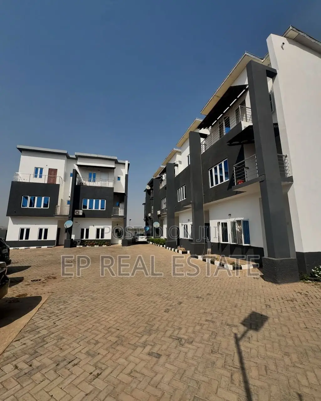 4bdrm Duplex in Gaduwa for sale in Gaduwa