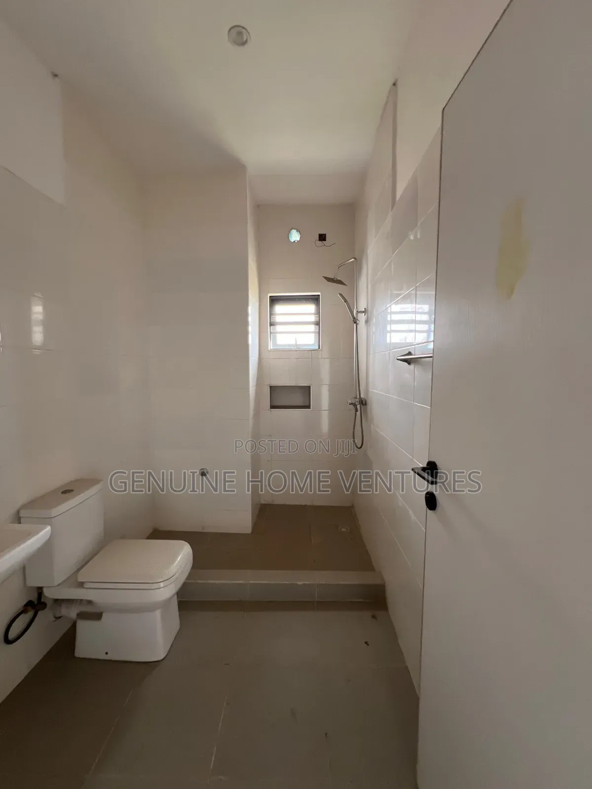 4bdrm Penthouse in Orchid Road Lekki, Chevron for sale in Chevron