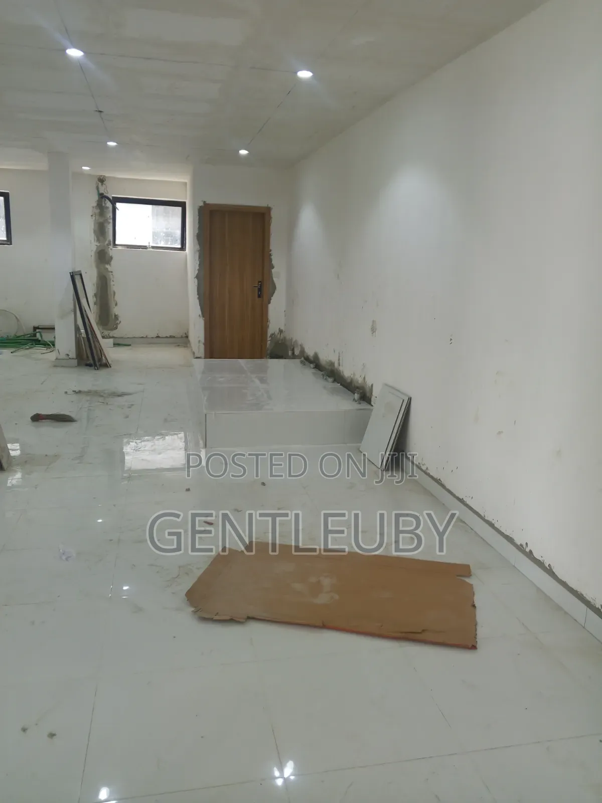 Newly Built Shop Space for Rent, Lekki Phase.2 in Lekki Phase 1
