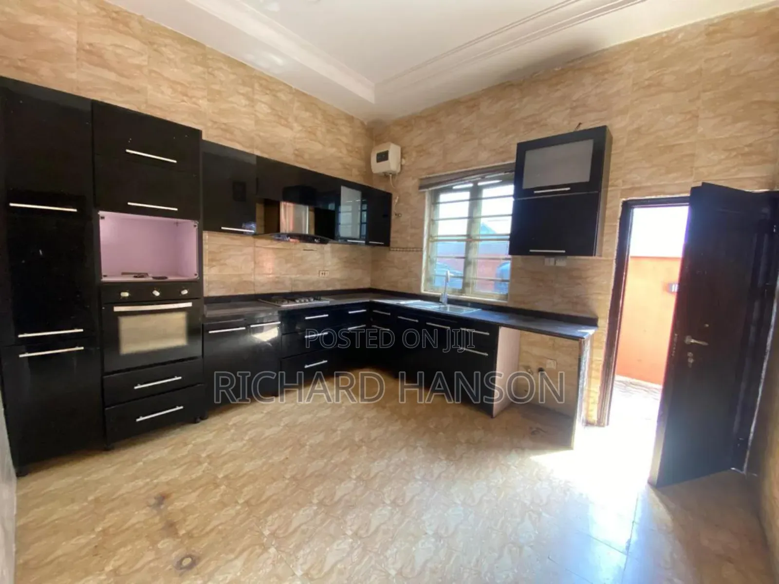 3bdrm Duplex in Secured Estate, Lekki Phase 2 for rent in Lekki Phase 2