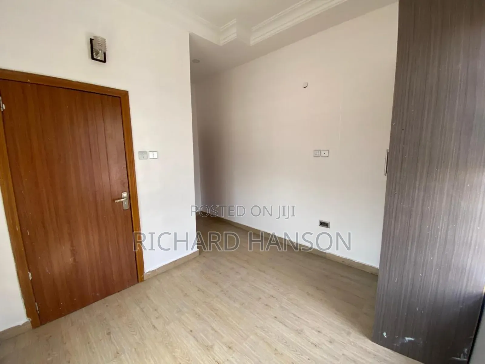 3bdrm Duplex in Secured Estate, Lekki Phase 2 for rent in Lekki Phase 2