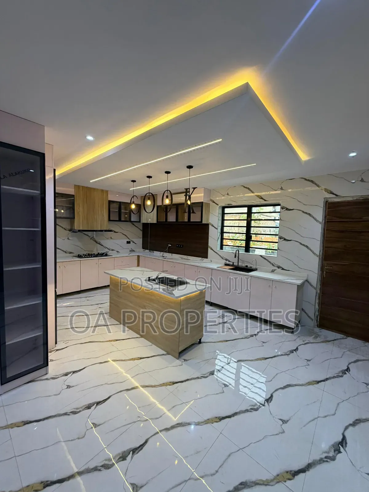 5bdrm Duplex in Lere Adigun Gra for sale in Ibadan
