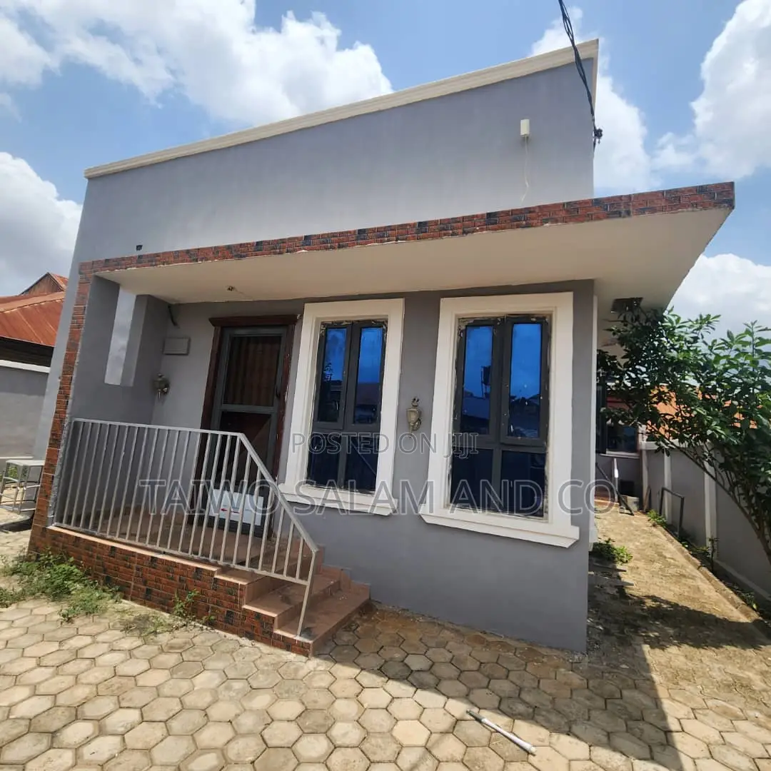 2bdrm Bungalow in Akobo for sale in Akobo