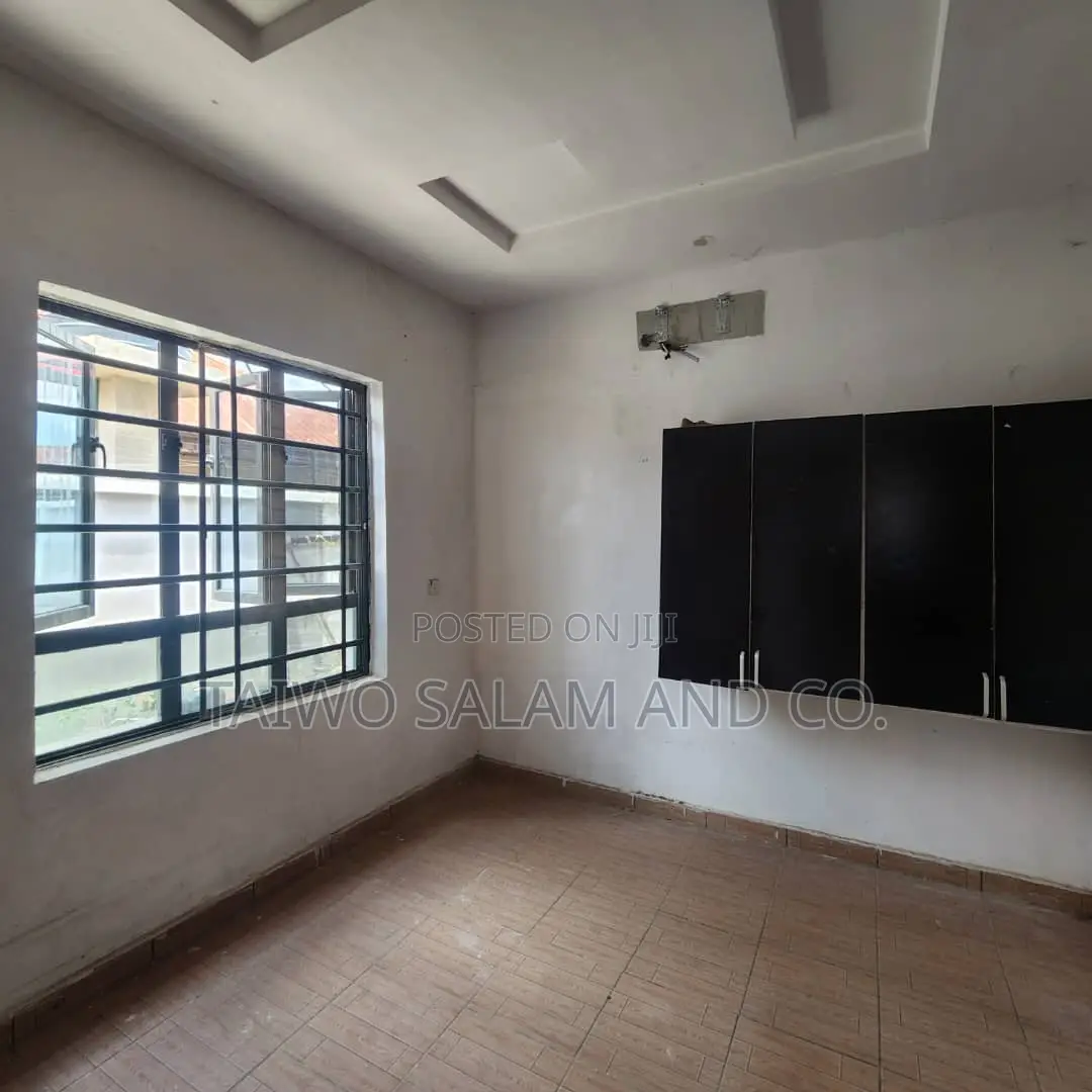 2bdrm Bungalow in Akobo for sale in Akobo