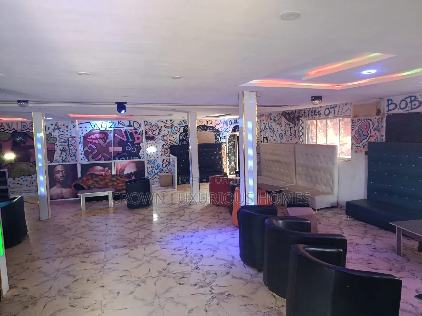 10 Rooms With Guest House For Sale in Ibadan