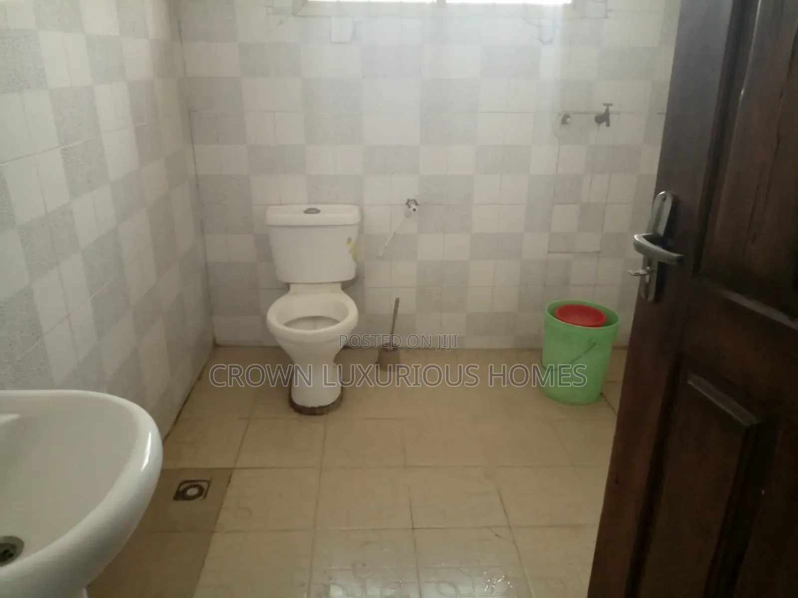 22 Rooms Hotel For Sale in Ibadan