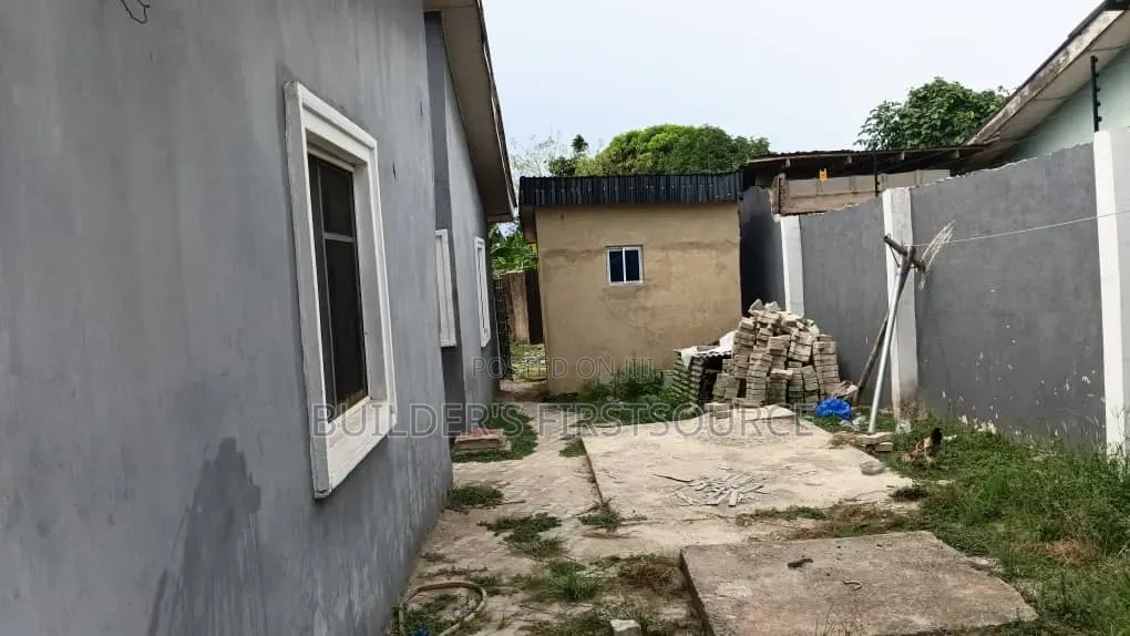 1bdrm Block of Flats in Epe for sale in Epe
