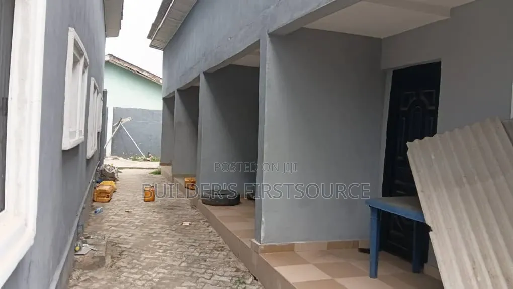 1bdrm Block of Flats in Epe for sale in Epe