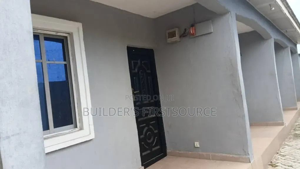 1bdrm Block of Flats in Epe for sale in Epe