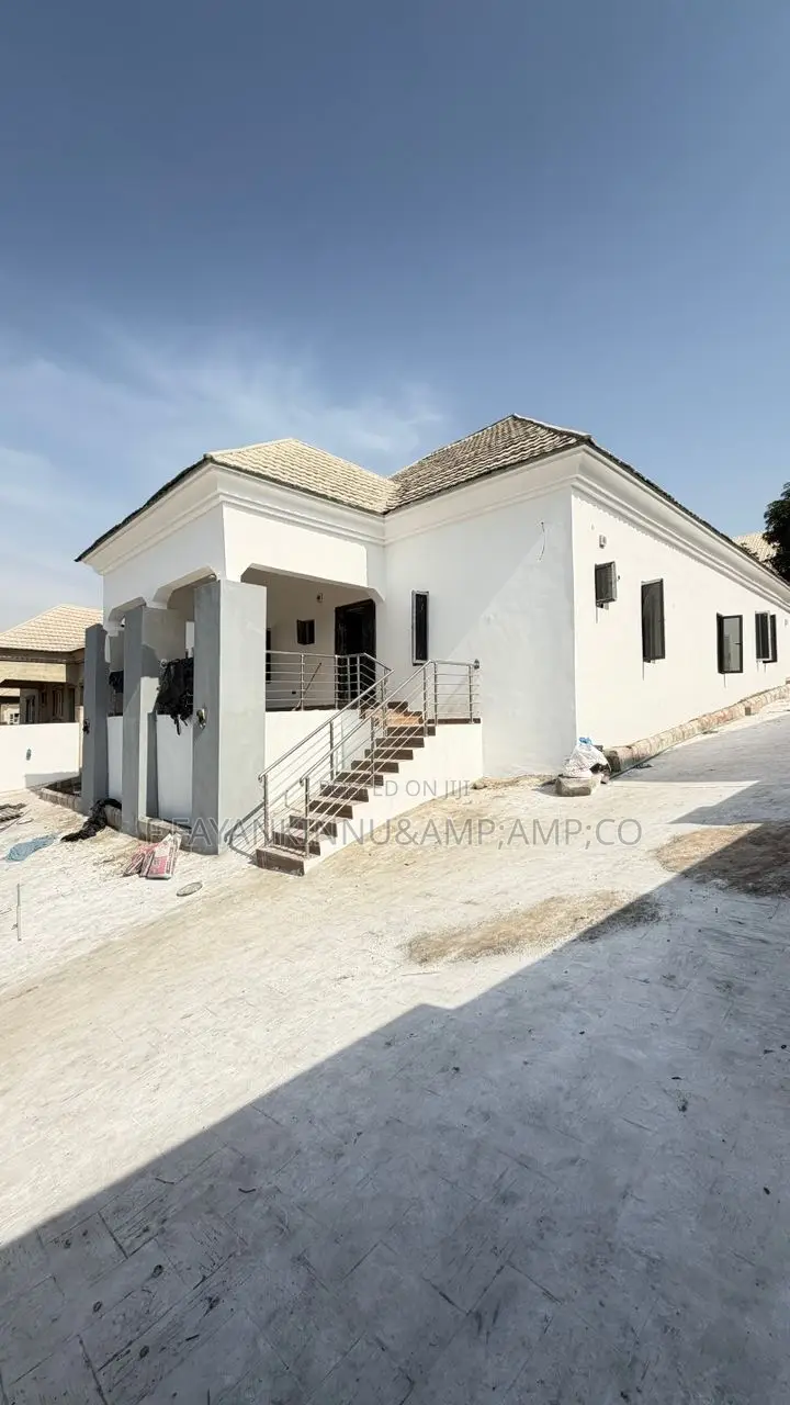 3 Bedroom Detached Bungalow in Lokogoma