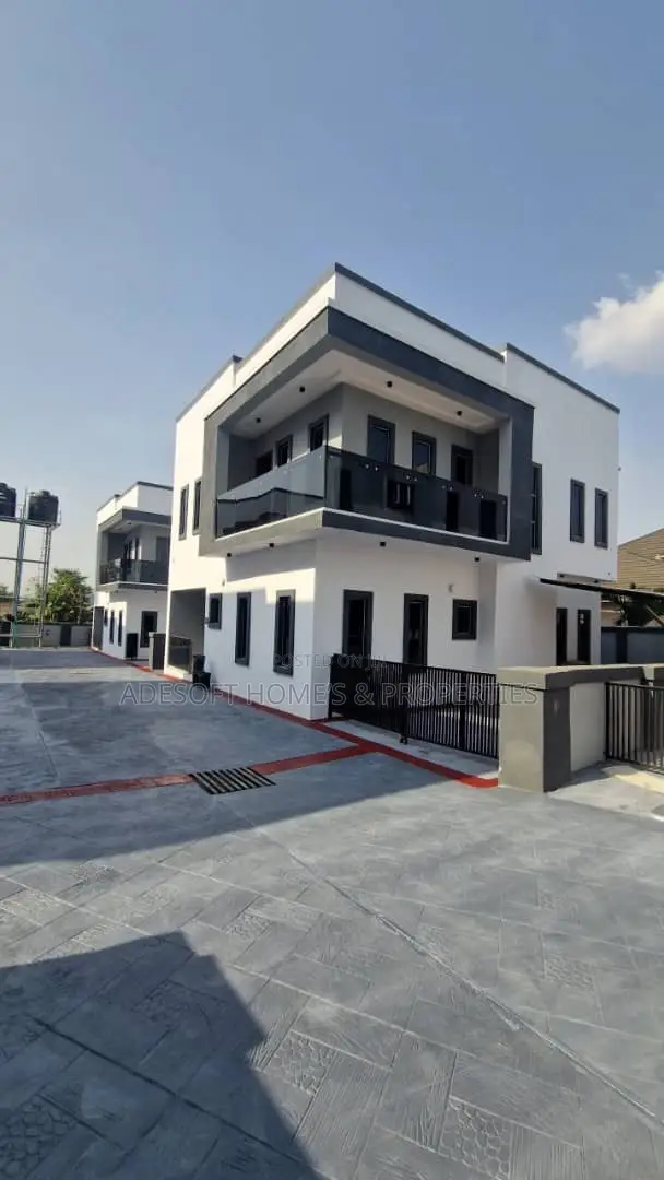 4bdrm Duplex in Sijuwade, Jericho for sale in Jericho