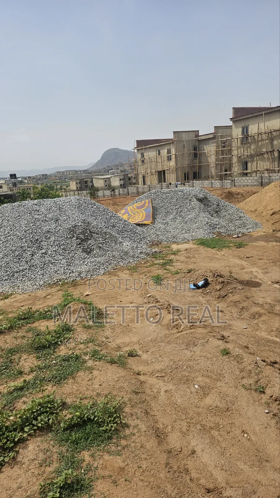 Estate Land in Lifecamp in Life Camp