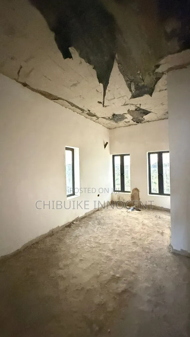5 Bedroom Terrace Duplex Apartment in Apo Resettlement in Apo District