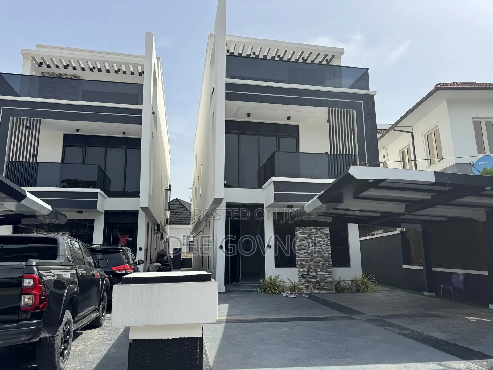6bdrm Duplex in Mega Mon, Ikota for sale in Ikota