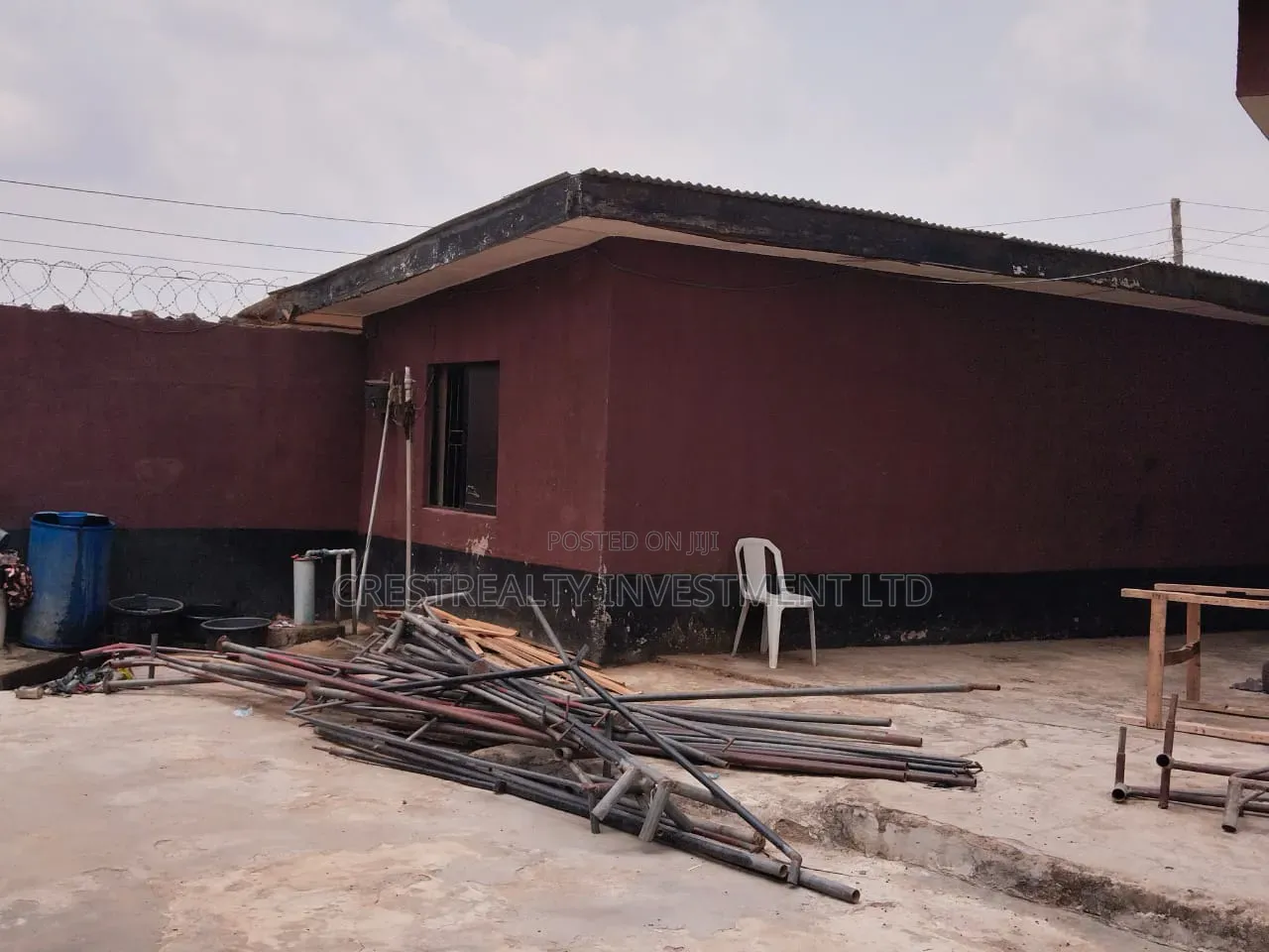 12bdrm House in Obafemi-Owode for sale in Obafemi-Owode