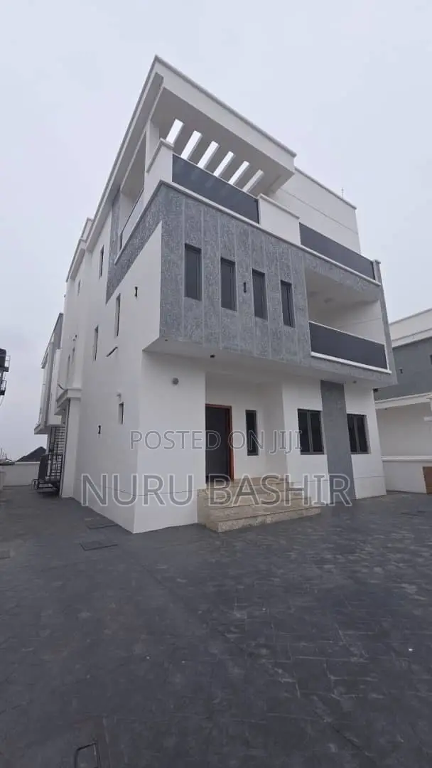 4bdrm Duplex in Kolapo Ishola Gra, Akobo for sale in Akobo