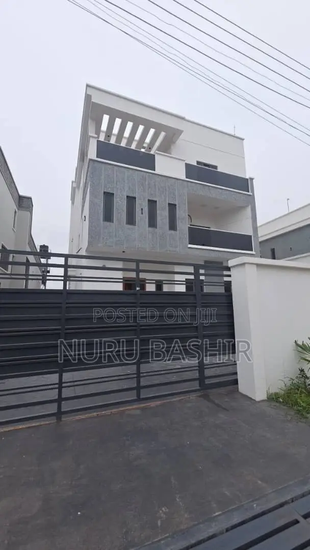 4bdrm Duplex in Kolapo Ishola Gra, Akobo for sale in Akobo