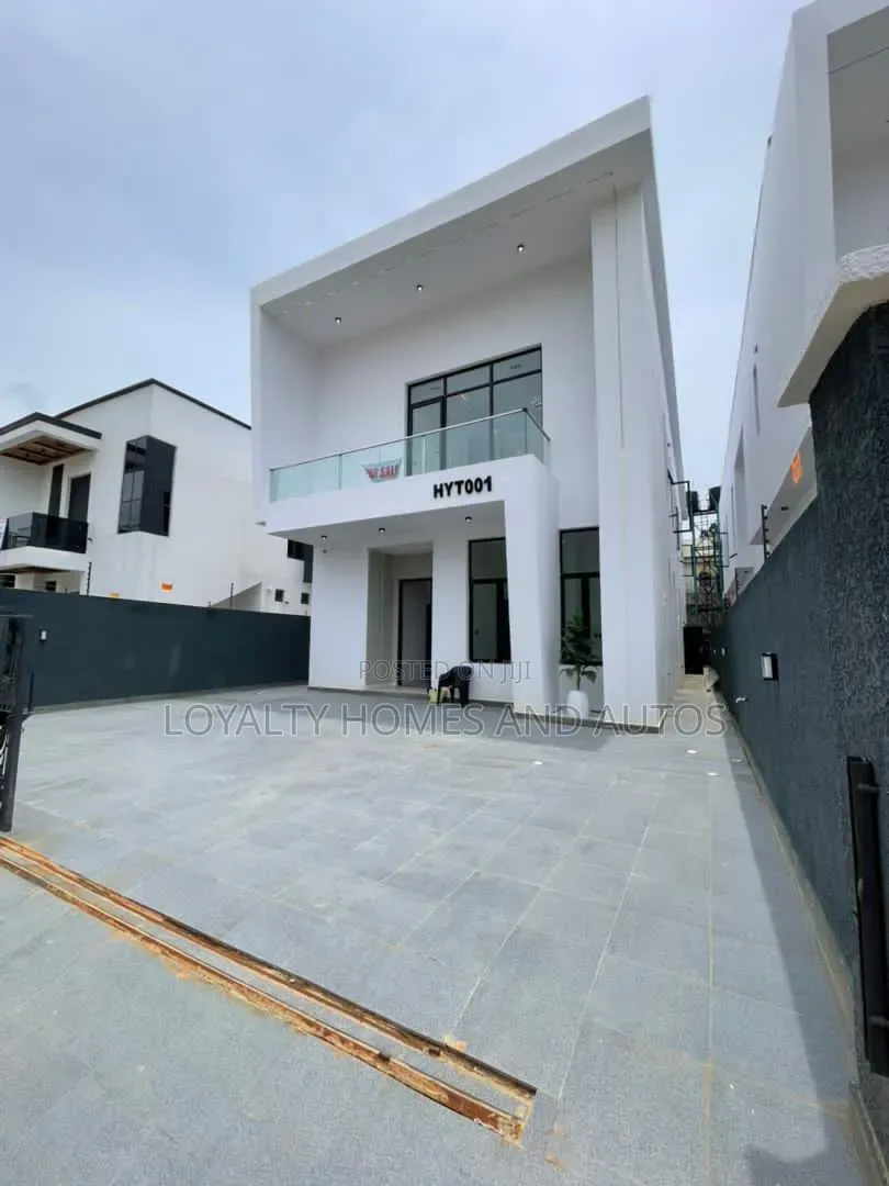 5bdrm Duplex in Chevron for sale in Chevron
