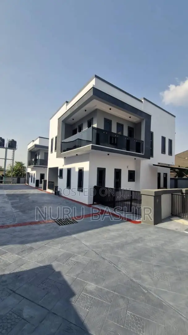 4bdrm Duplex in Jericho for sale in Jericho