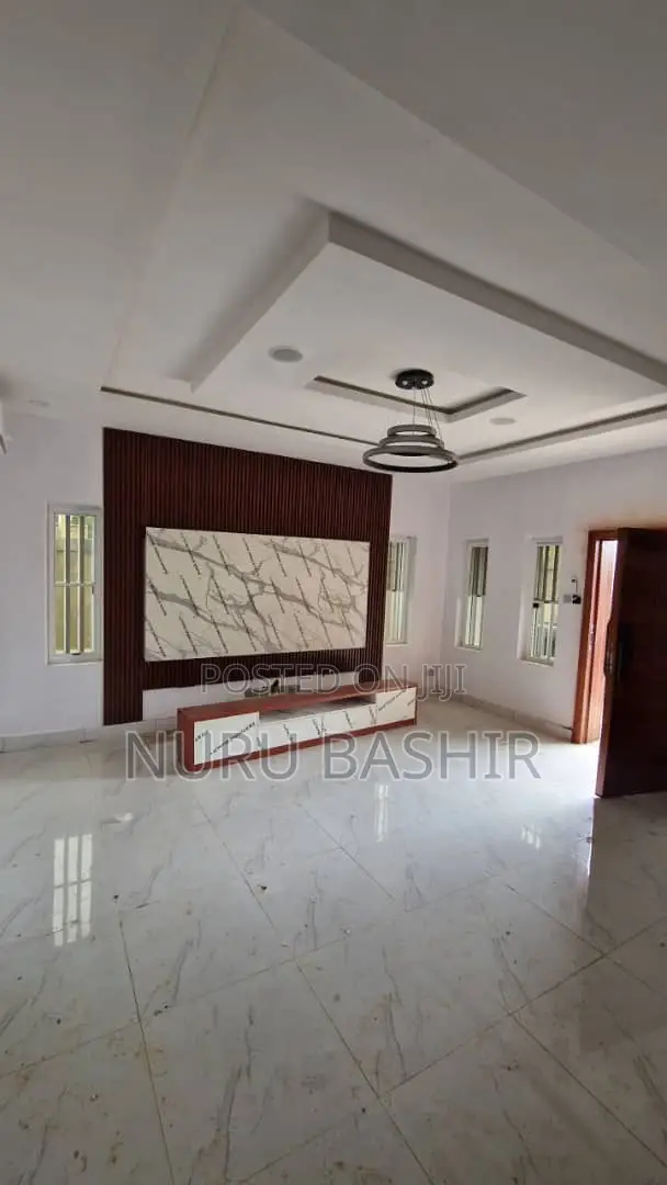 4bdrm Duplex in Jericho for sale in Jericho