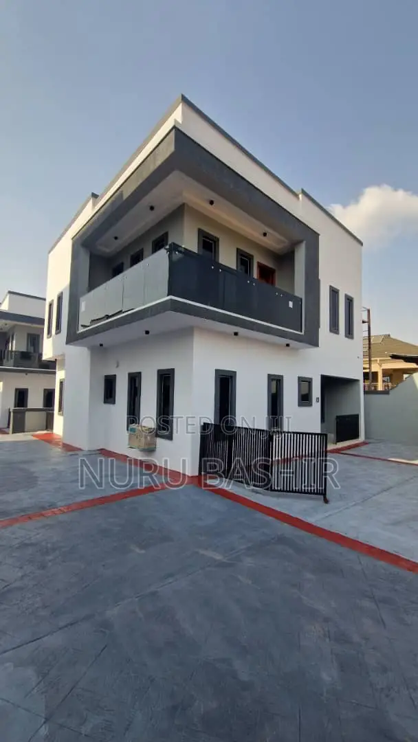 4bdrm Duplex in Jericho for sale in Jericho