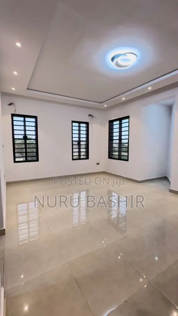 5bdrm Duplex in Legacy, Akobo for sale in Akobo