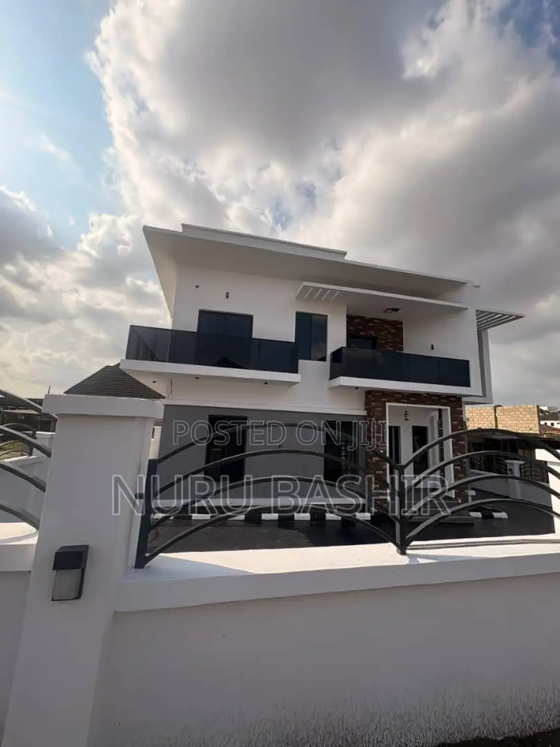 5bdrm Duplex in Legacy, Akobo for sale in Akobo