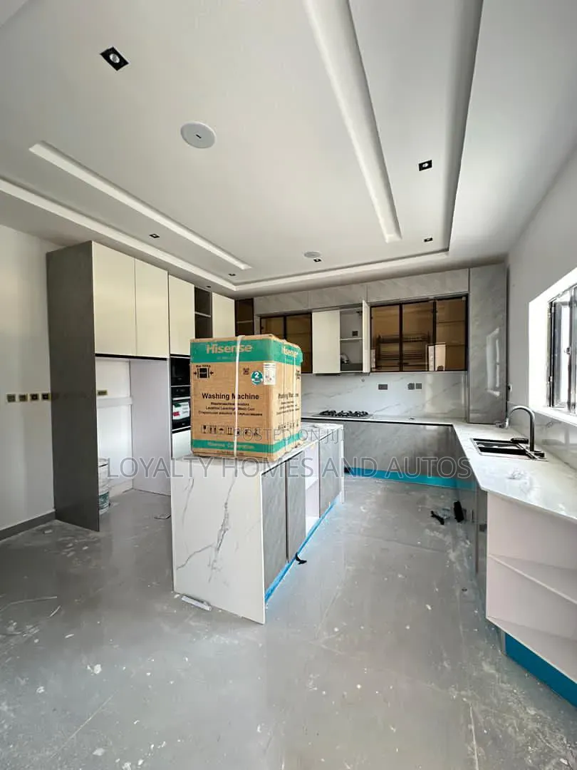 7bdrm House in Ikate for sale in Ikate
