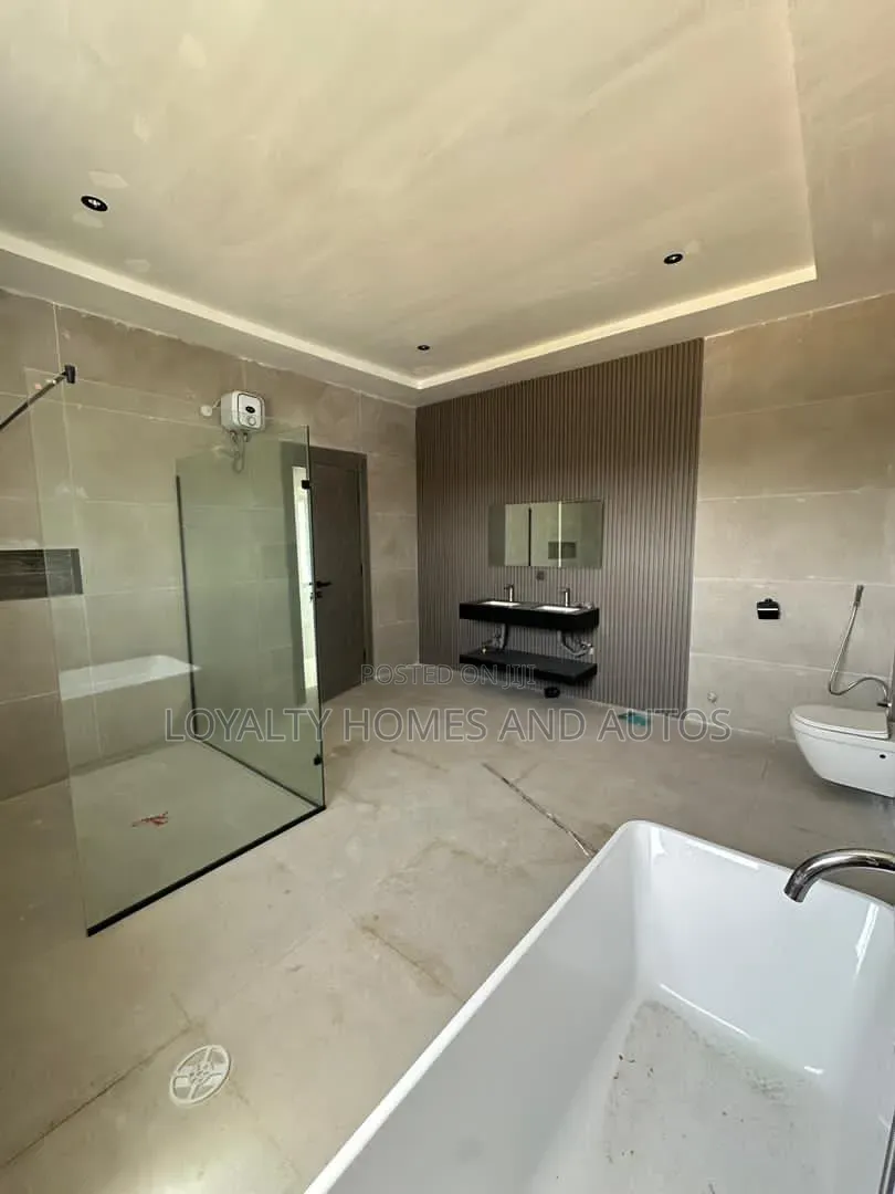 7bdrm House in Ikate for sale in Ikate