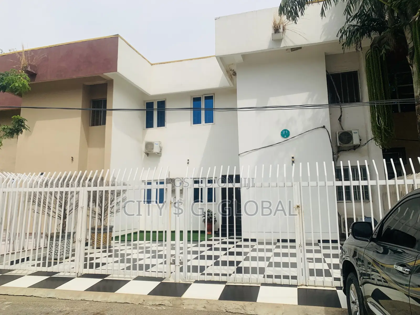 4 Bedroom Semi Detached Terrace in Zone 3 / Wuse