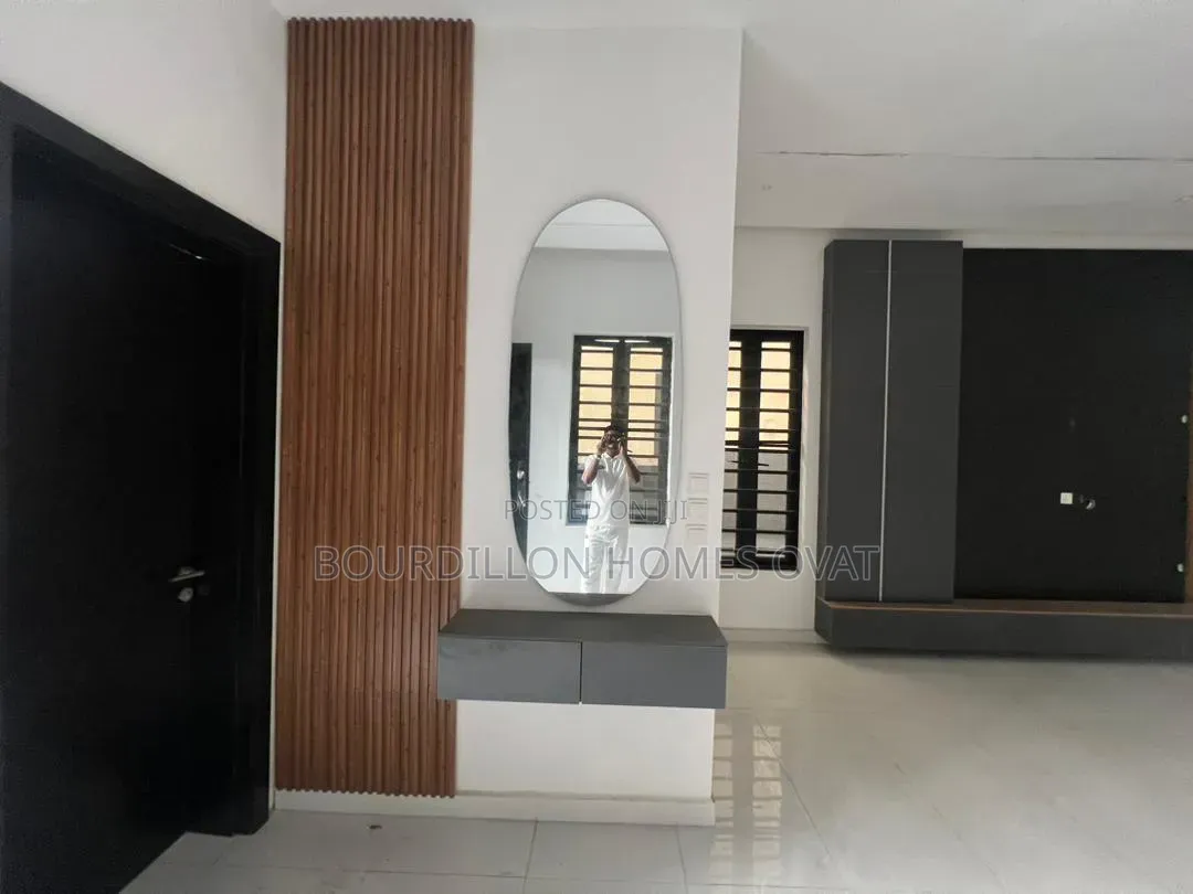 4bdrm Duplex in Thomas Estate Ajah for sale in Thomas Estate