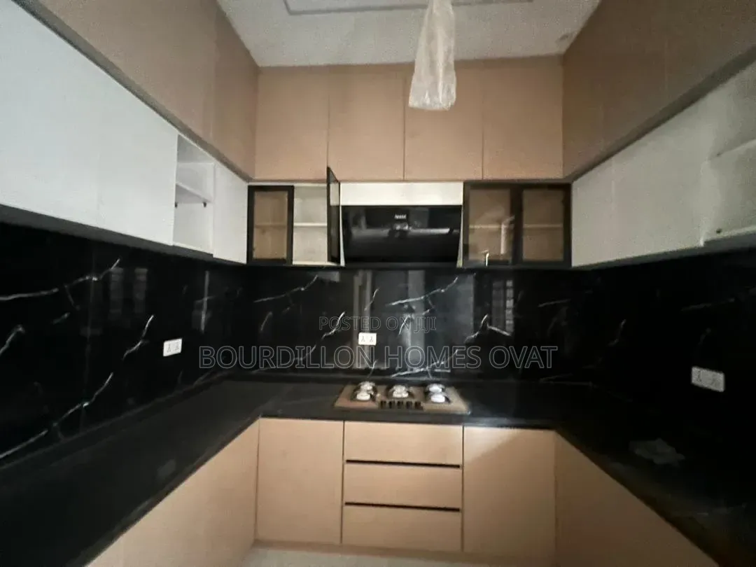 4bdrm Duplex in Thomas Estate Ajah for sale in Thomas Estate