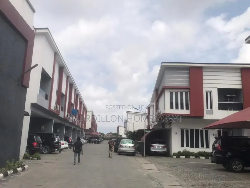 4bdrm Duplex in Ikota Second Gate for sale in Ikota