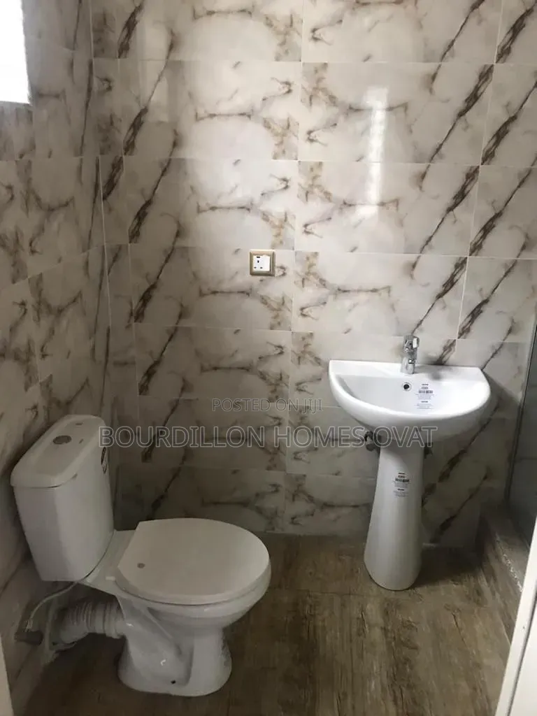 4bdrm Duplex in Ikota Second Gate for sale in Ikota
