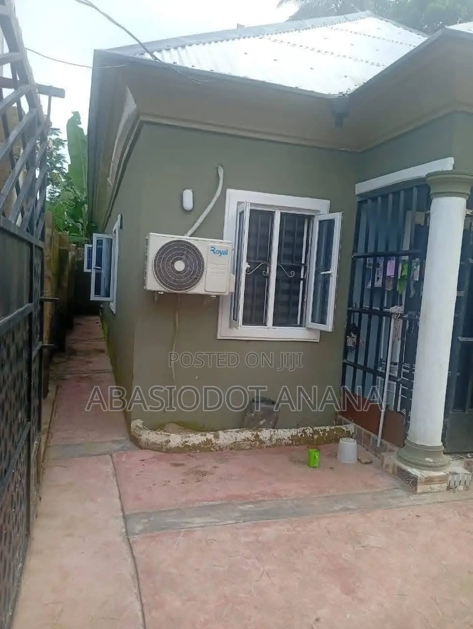 3bdrm Bungalow in Aka Etinan Mbierebe, Uyo for sale in Uyo
