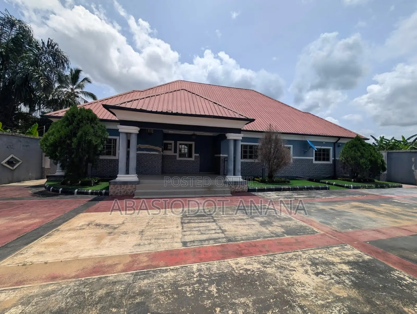 4bdrm Bungalow in Oron Road, Uyo for rent in Uyo