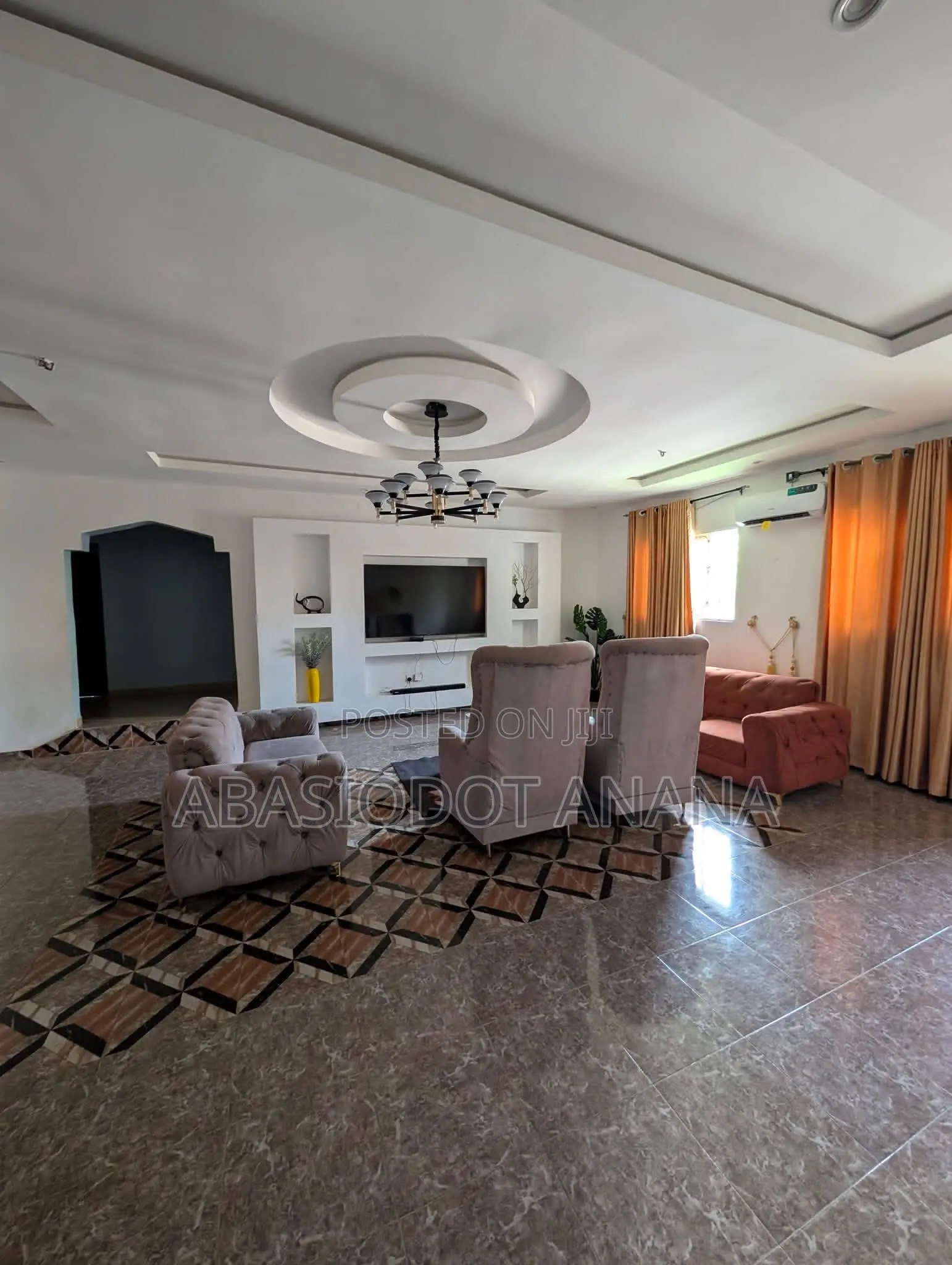 4bdrm Bungalow in Oron Road, Uyo for rent in Uyo