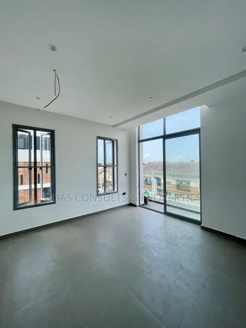 3bdrm Duplex in Lekki Phase 1 for sale in Lekki Phase 1