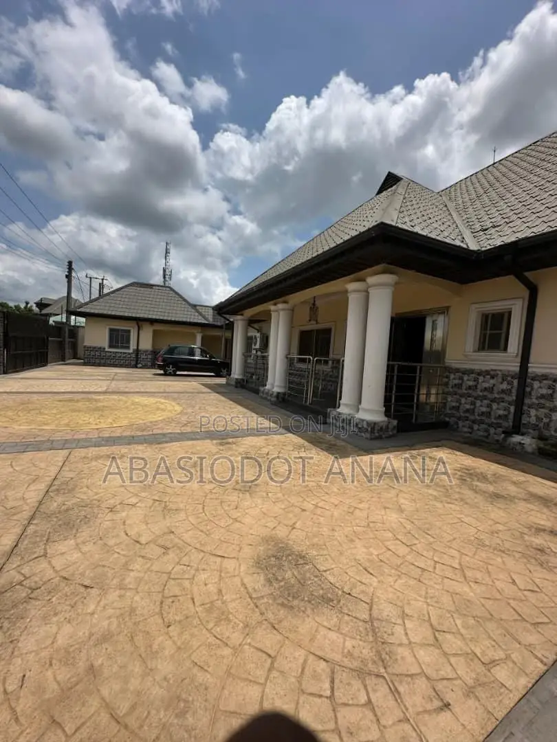 4bdrm Bungalow in Akpasak Estate, Uyo for rent in Uyo