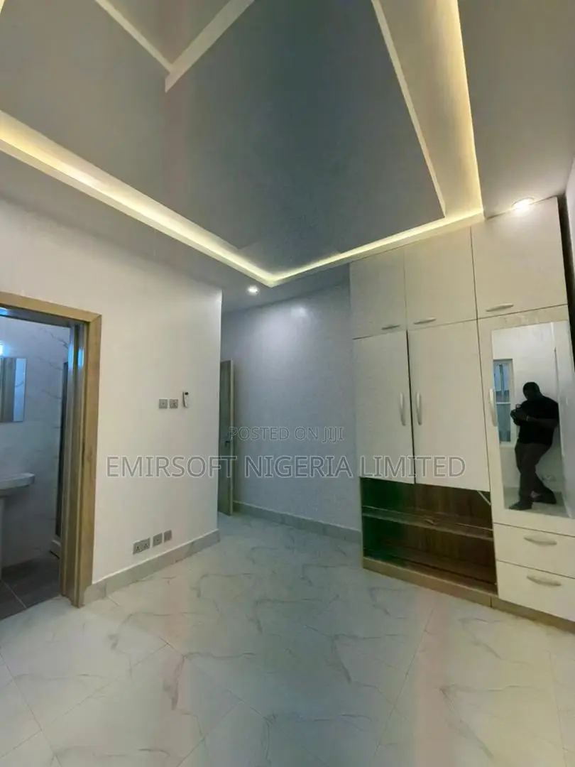 Furnished 4bdrm Duplex in Jericho for sale in Jericho