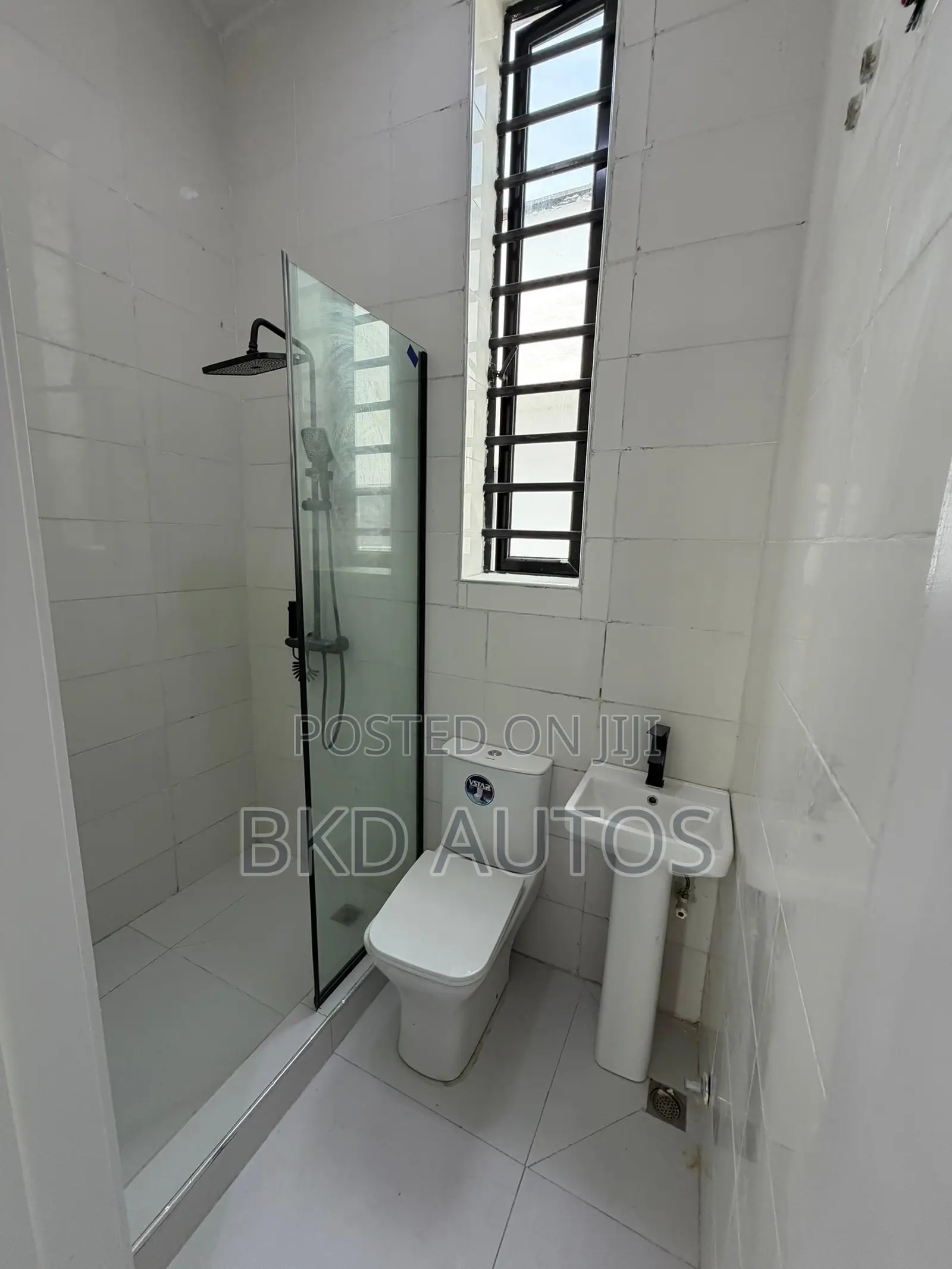 3bdrm Duplex in Ikota for sale in Ikota