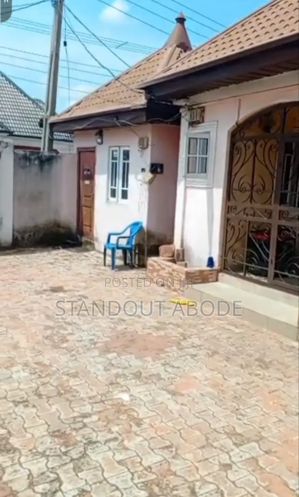 1bdrm Block of Flats in Good Location, Oshimili North for sale in Oshimili North