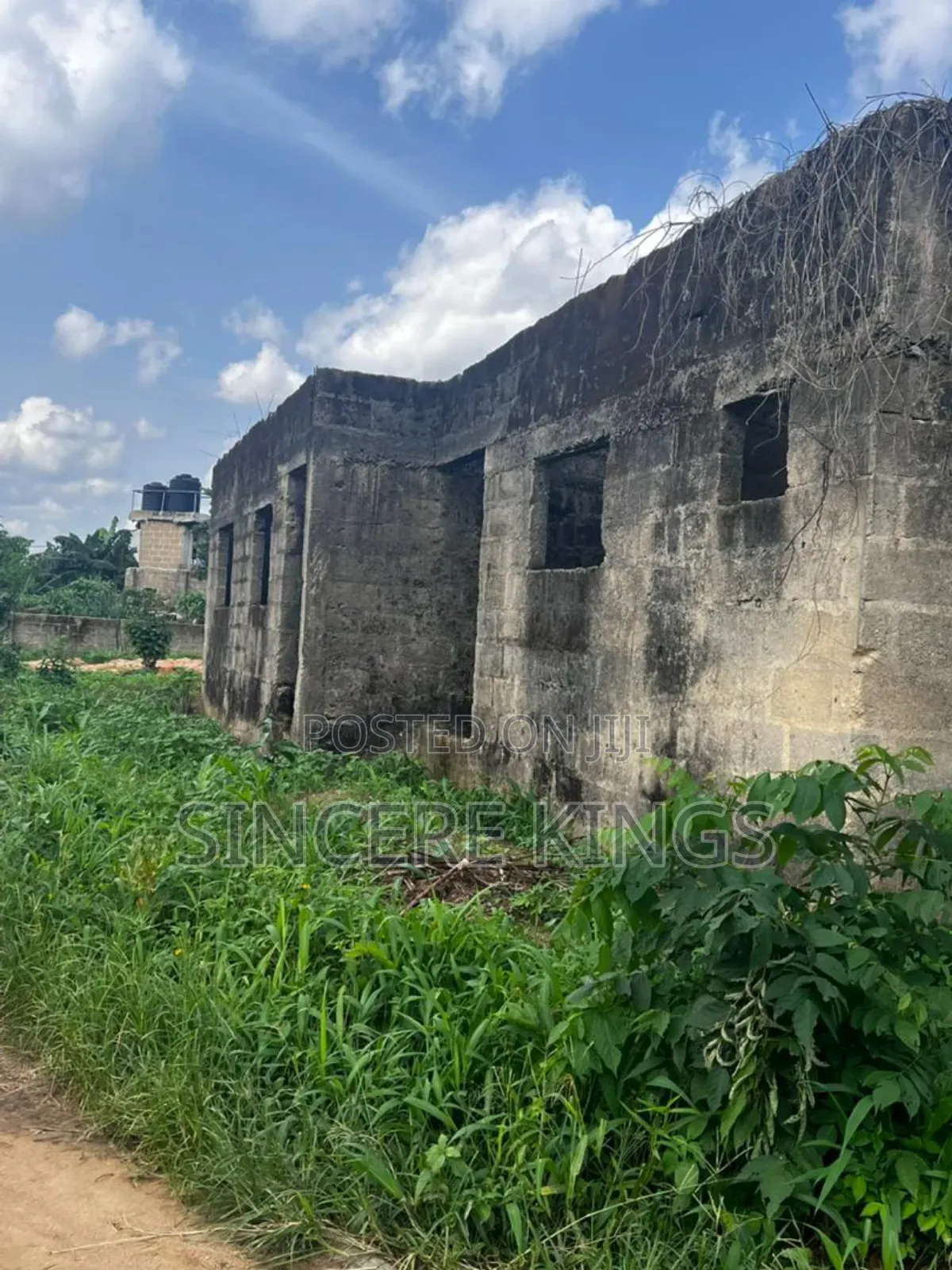 2bdrm Block of Flats in Mbikpong Estate Off, Uyo for sale in Uyo