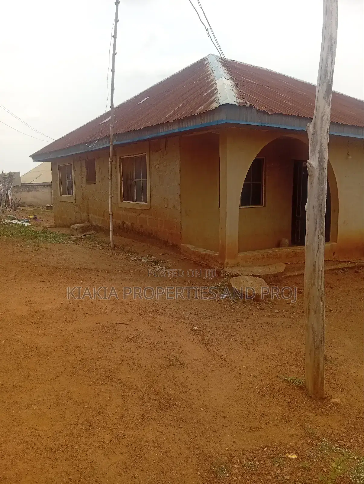 3bdrm Bungalow in Barracks Moniya for sale in Moniya