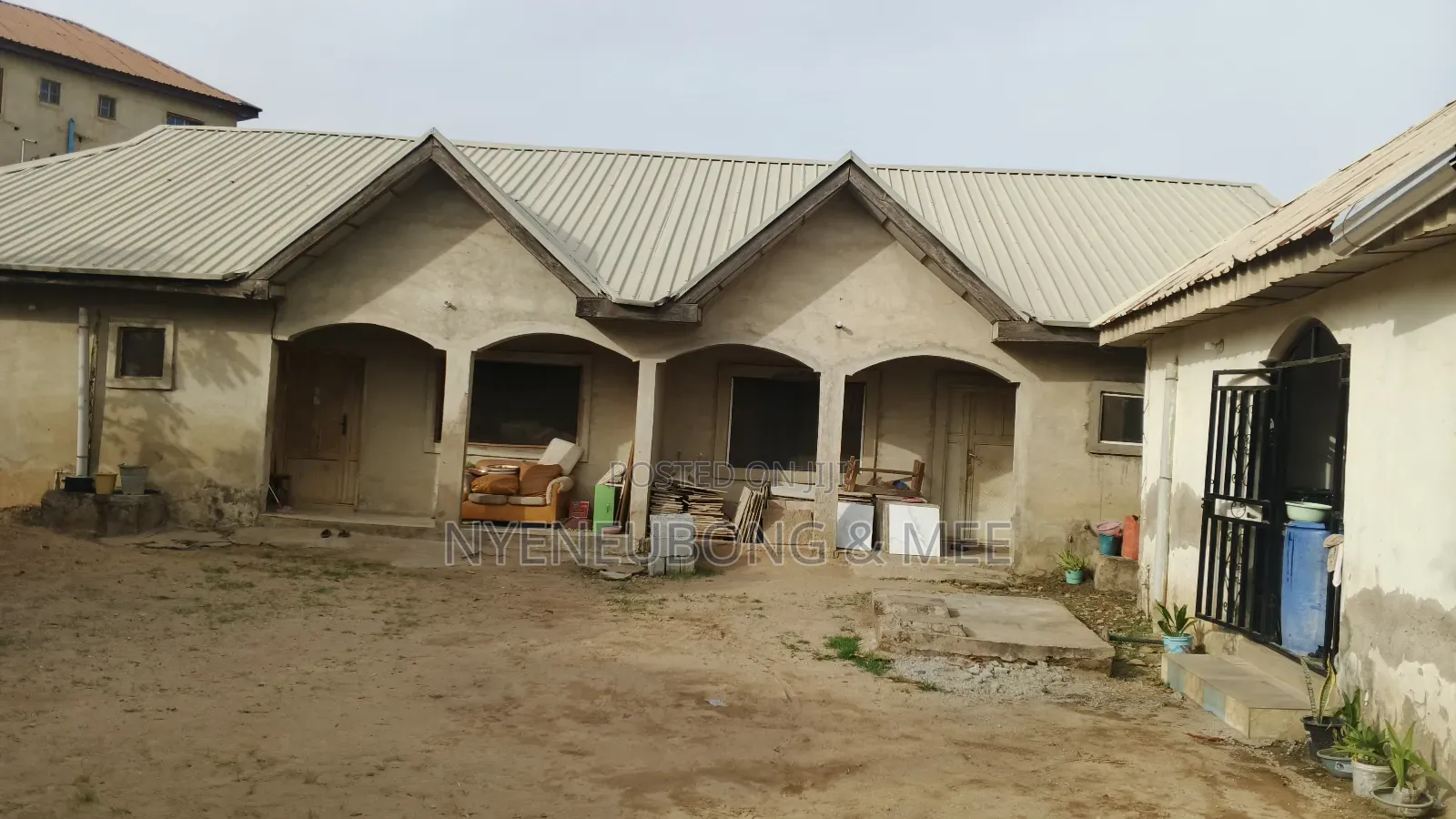 6bdrm Block of Flats in Karu for sale in Karu