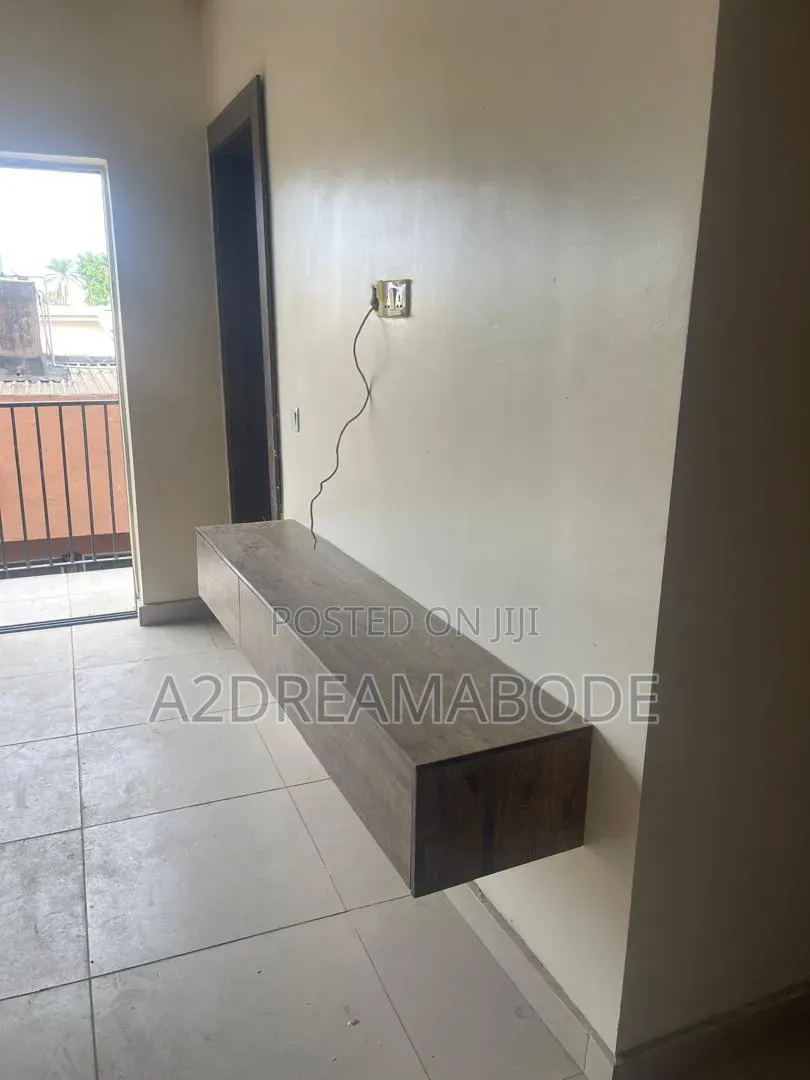 1bdrm Apartment in Yaba, Onike for sale in Onike