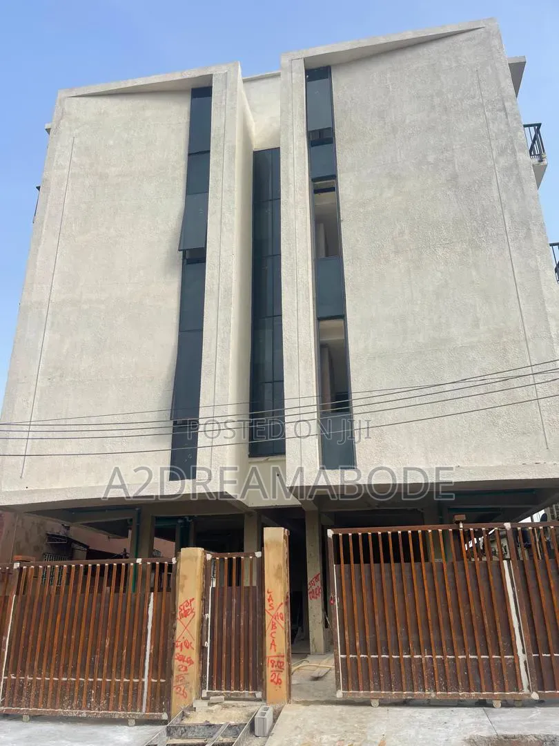 1bdrm Apartment in Yaba, Onike for sale in Onike