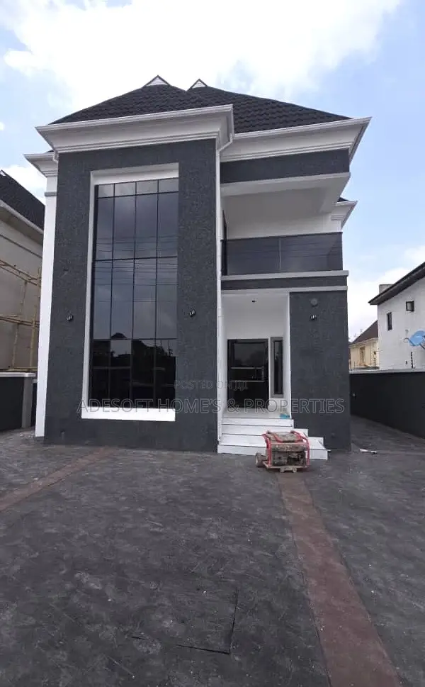 4bdrm Duplex in Carlton Gate Estate, for sale in Akobo